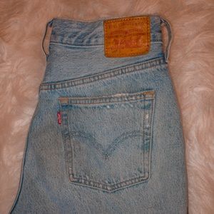 ✰levi’s high rise mom jeans ✰